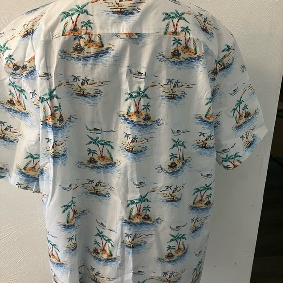 Shirt - Picture 2 of 3